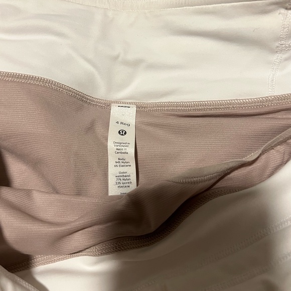 Lululemon Speed Up Shorts - 4 Regular - Picture 3 of 3